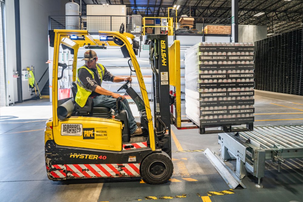 forklift_in_commercial_lease