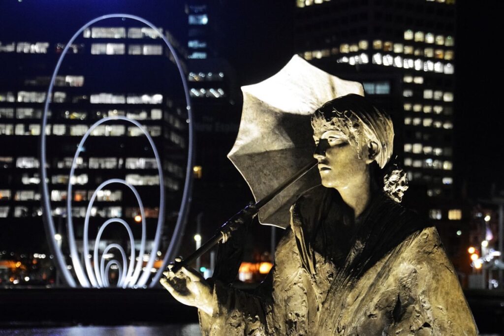 perth_landlords_market_cover_image_of_elizabeth_quay